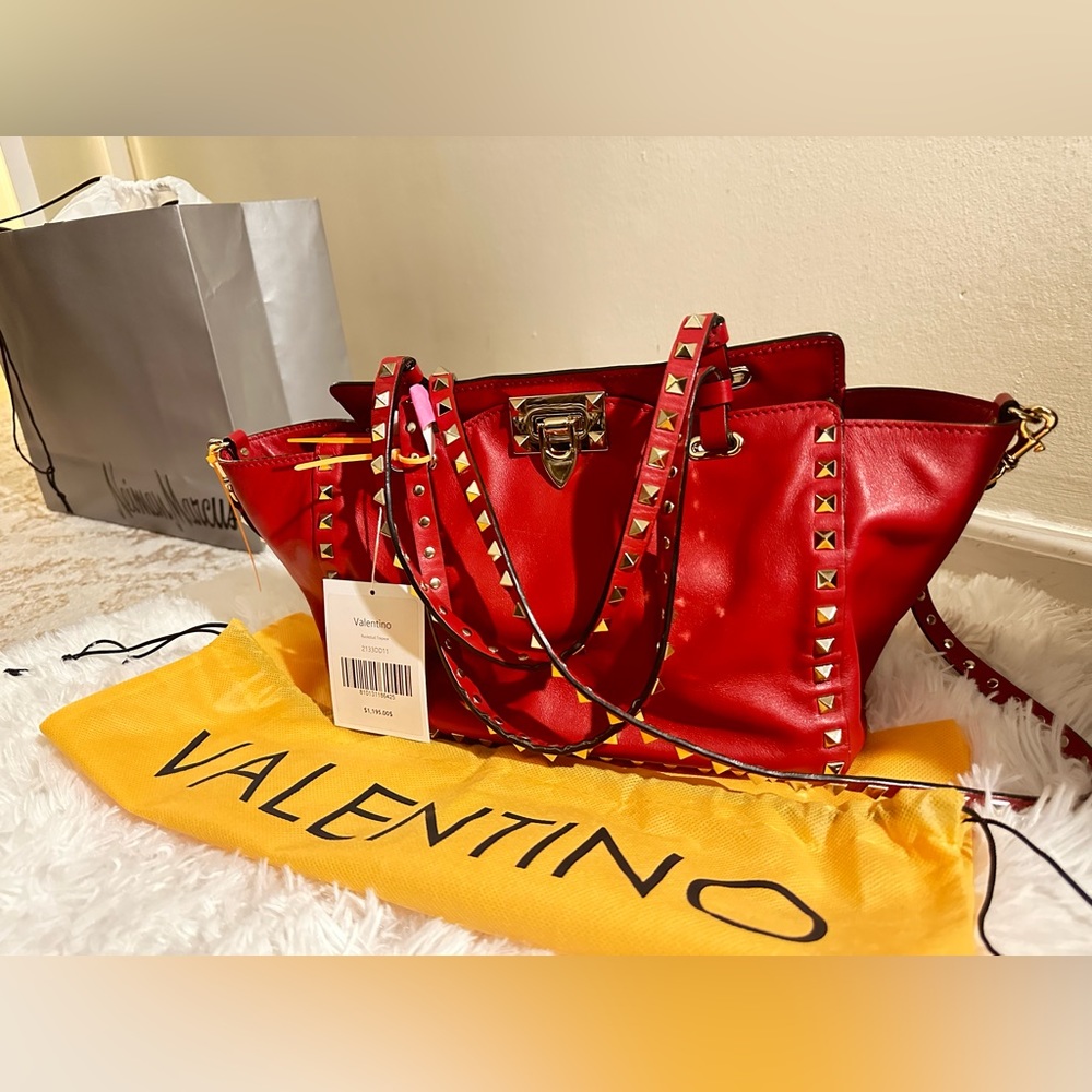 Mini Valentino Garavani Rockstud grainy calfskin bag color red